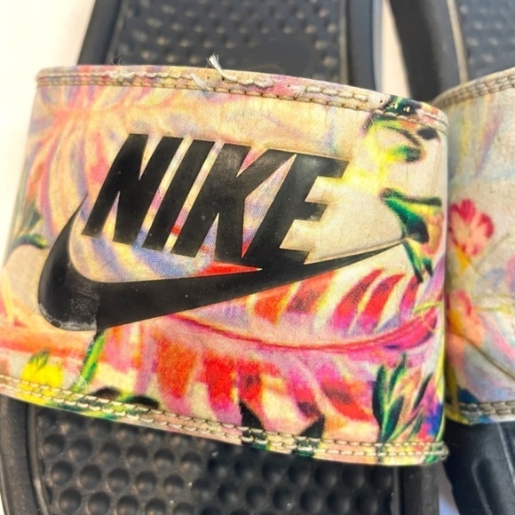 Tropical Nike Slides - Picture 3 of 6